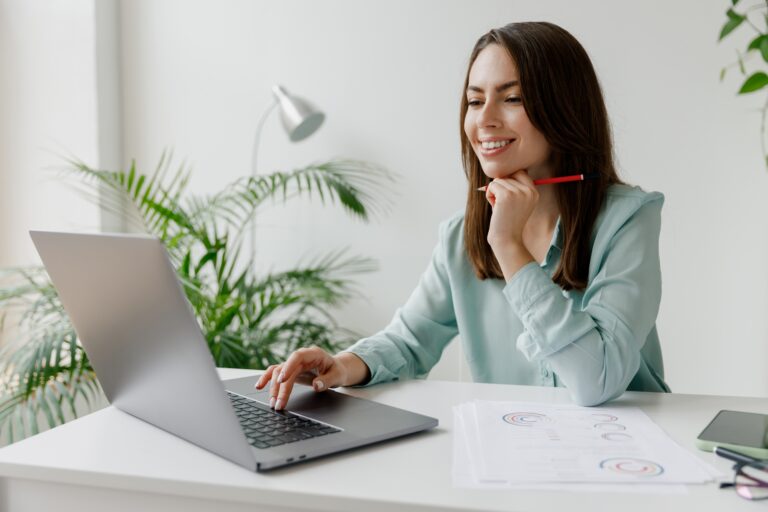 Young,Smiling,Happy,Satisfied,Employee,Business,Woman,In,Casual,Blue